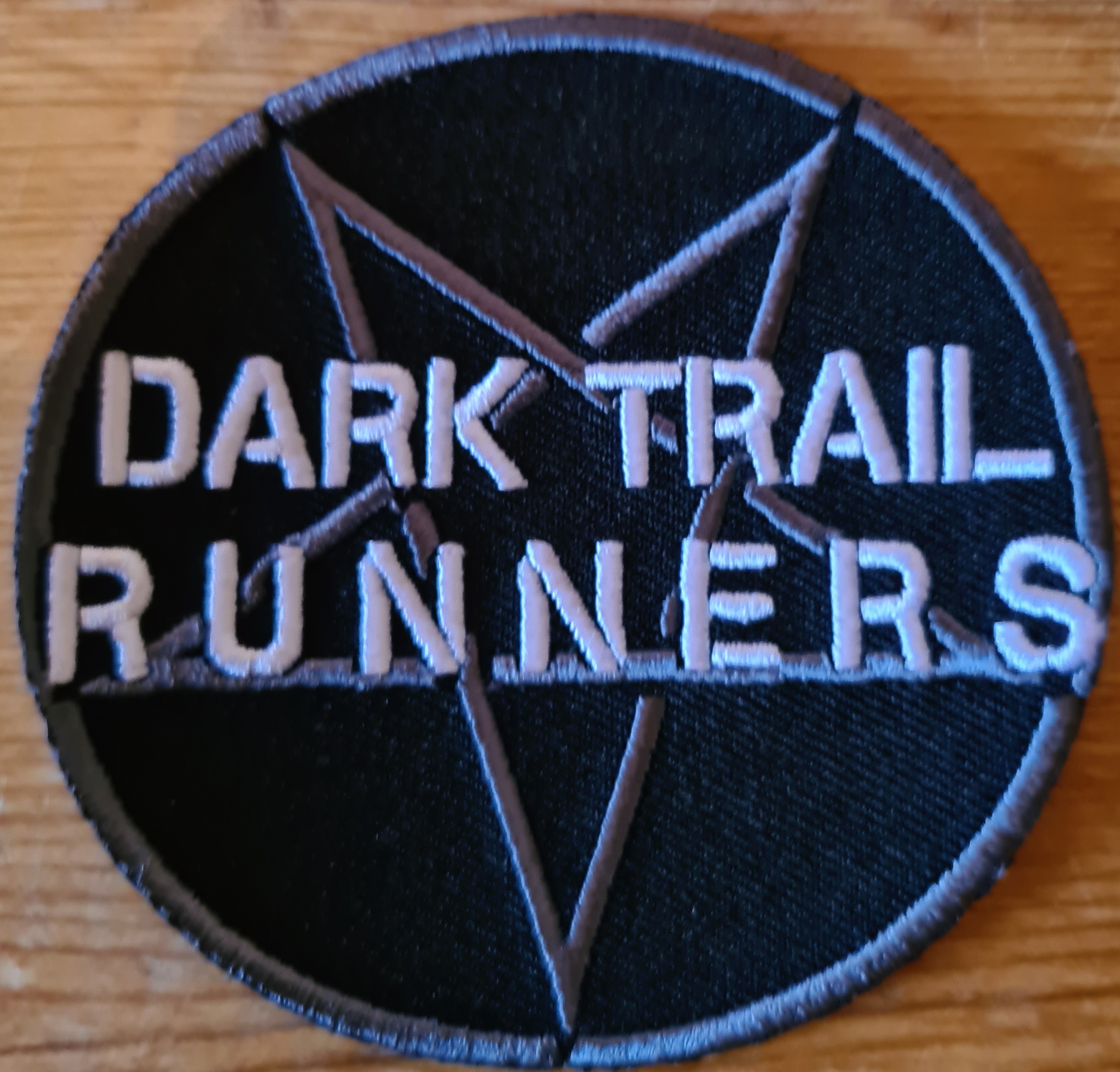 Dark 2025 trail runners